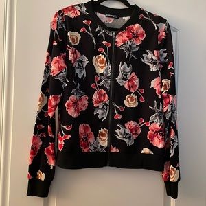 SHEIN.  Size L.   Lite, Zippered Jacket